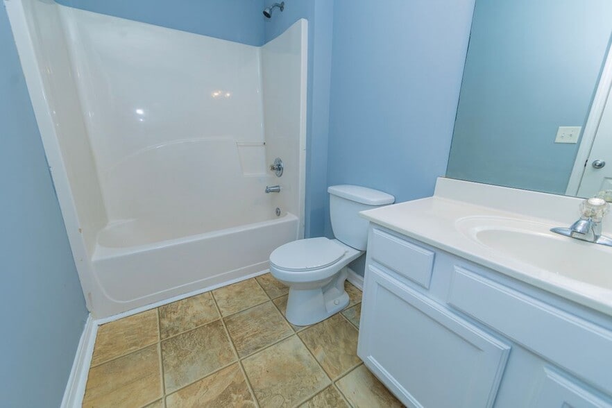 Building Photo - 5815 Weddington Dr