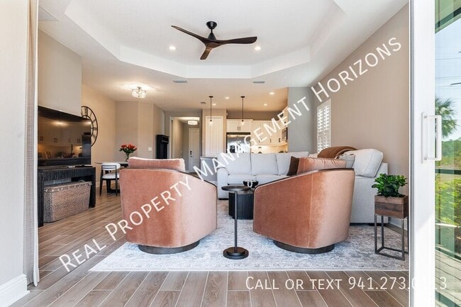 Building Photo - 2321 Blue Mahoe Ln