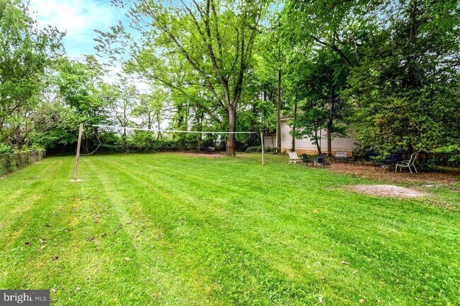 Building Photo - 6703 Oak Dr