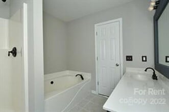 Building Photo - 129 Bosburg Dr