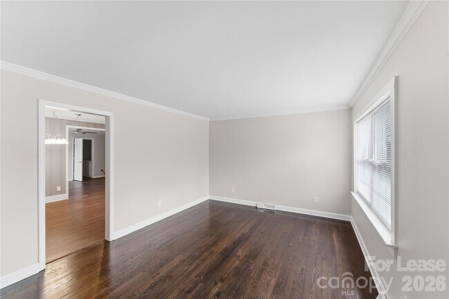 Building Photo - 4000 Fieldcrest Rd