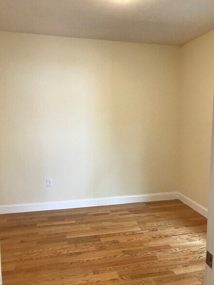 Building Photo - 14-16 Phillips Street