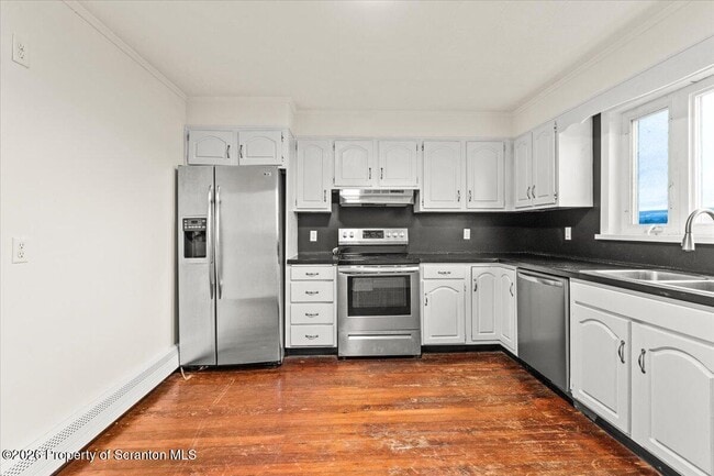 Building Photo - 714 Carmalt St