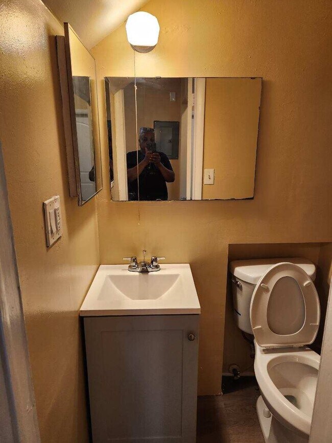 Building Photo - La Kaye