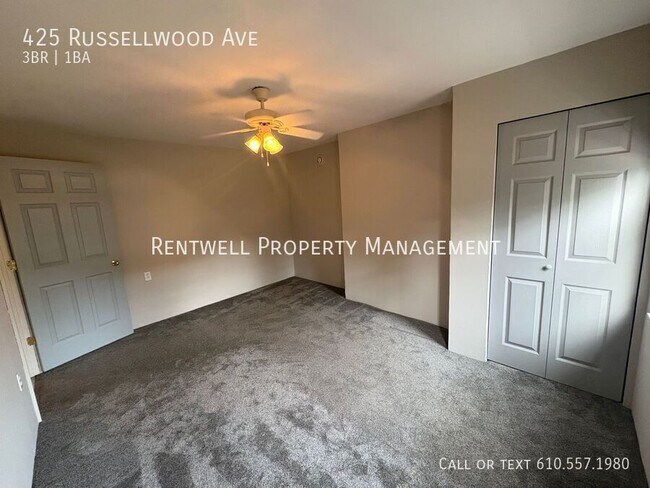 Building Photo - 425 Russellwood Ave
