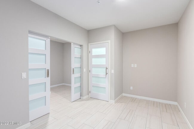 Building Photo - 2134 W Harmont Dr