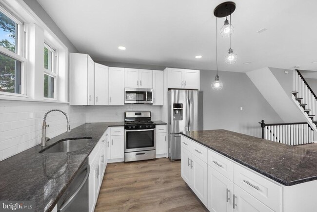 Building Photo - 4600 Highland Ave