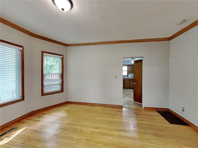 Building Photo - 3824 36th Ave S