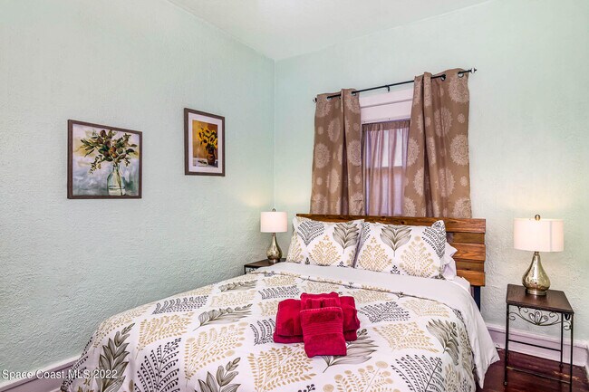 Building Photo - 27 E Ave A