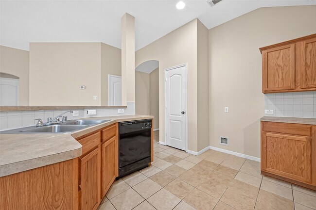 Building Photo - 17230 Hollow Sands Ct