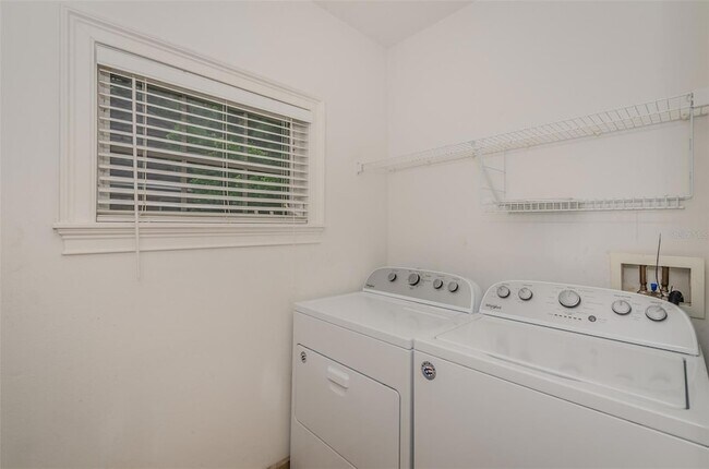 Building Photo - 3410 W Bay Villa Ave