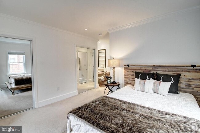 Building Photo - 102 Frederick Ave