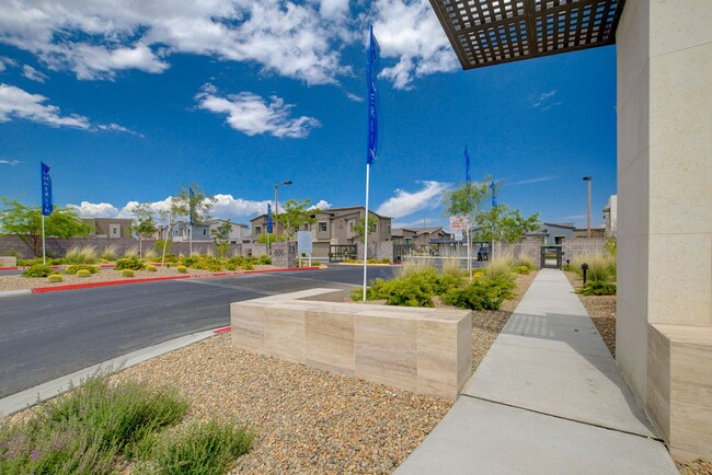 Building Photo - Stunning 3 Bedroom Condo in Summerlin!