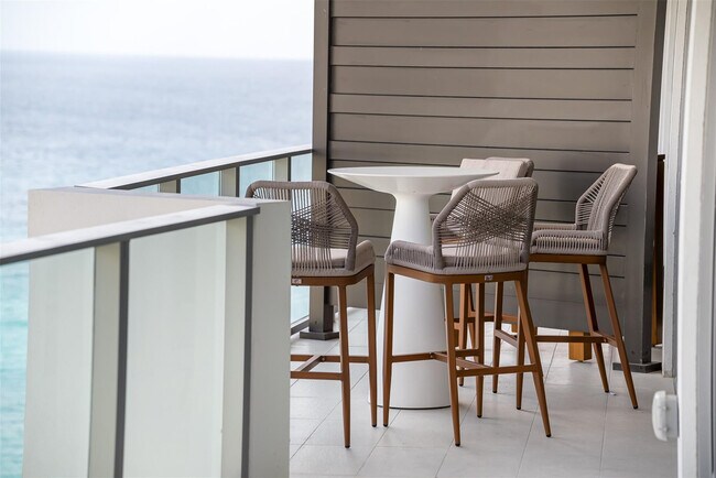 Building Photo - 3100 N Ocean Dr