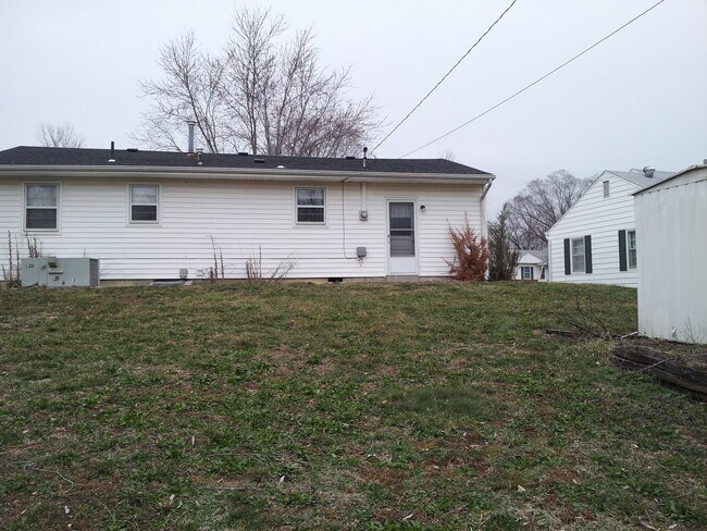 Building Photo - 1016 Christopher St