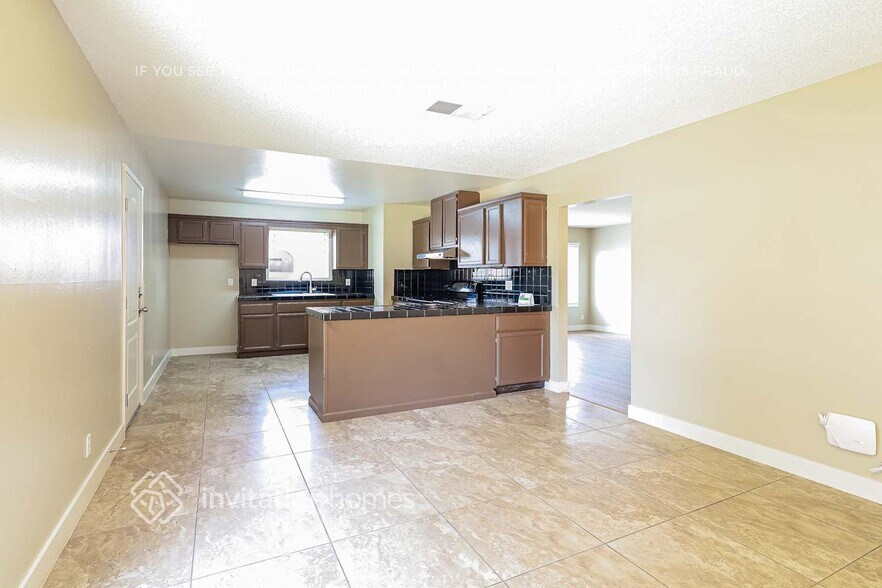 Building Photo - 272 De Soto Dr