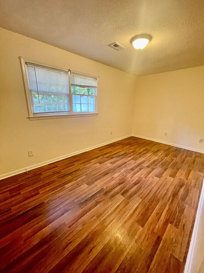 Building Photo - Must see ,This 3-bedroom, 1-bath home in Rock Hill South Carolina,