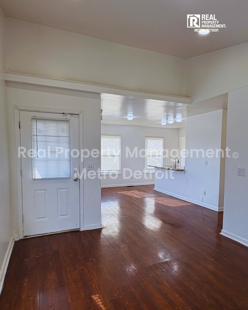 Building Photo - 433 Navahoe St