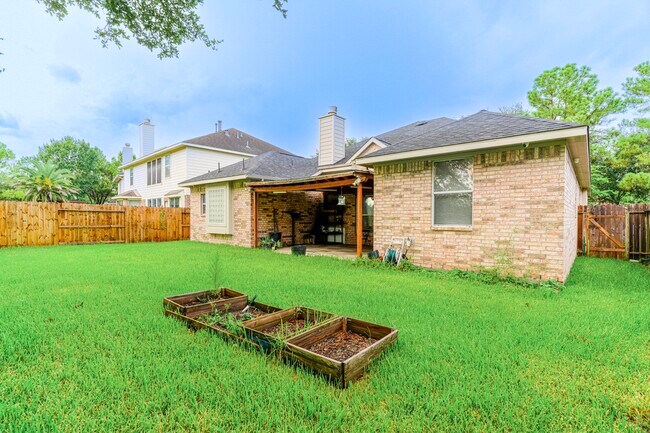 Building Photo - 20919 Garden Arbor Ln