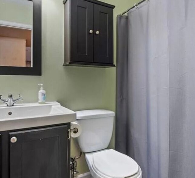 Bathroom #2 - 2101 Rocky Point Run