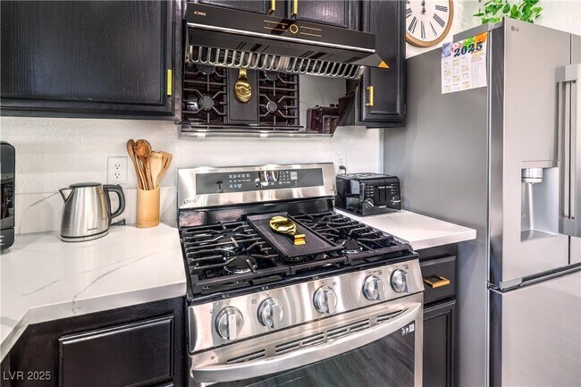 Building Photo - 10762 Flame Vine Ct