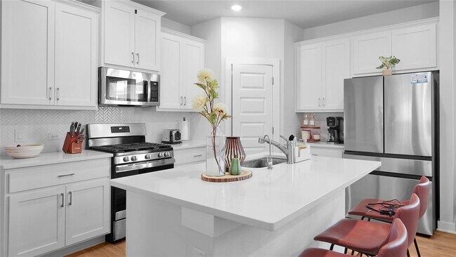 Building Photo - 226 Banff Dr