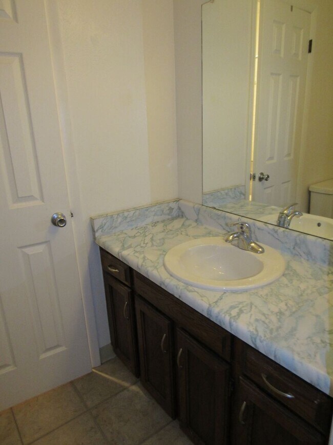 Building Photo - 3 bedroom condo in ARVADA