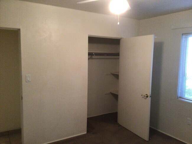 Building Photo - 4752 E 2nd St