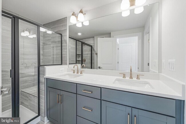 Building Photo - 44592 Strabane Ter