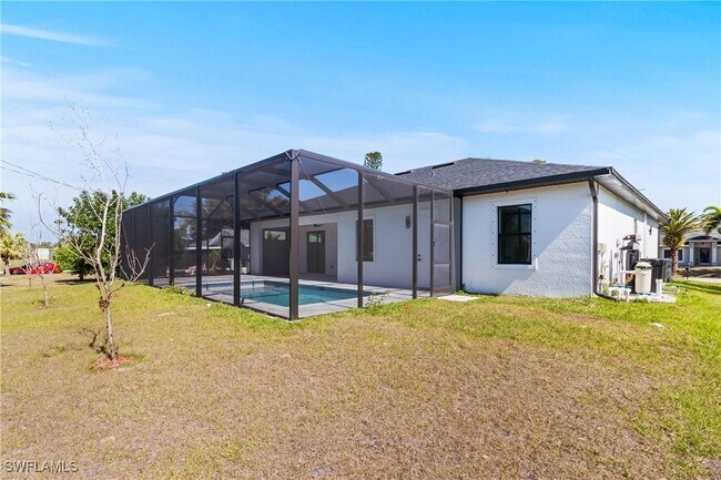 Building Photo - 2032 NE 20th Terrace
