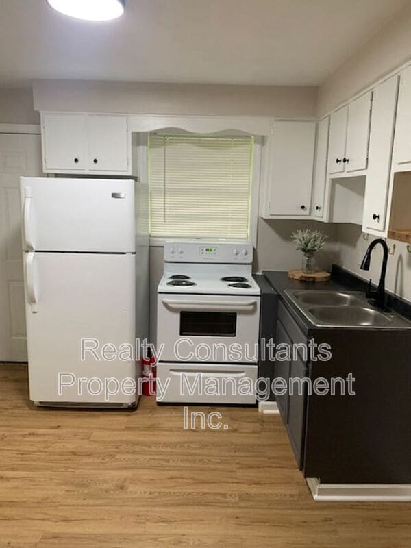 Building Photo - 1813 Walker Ave
