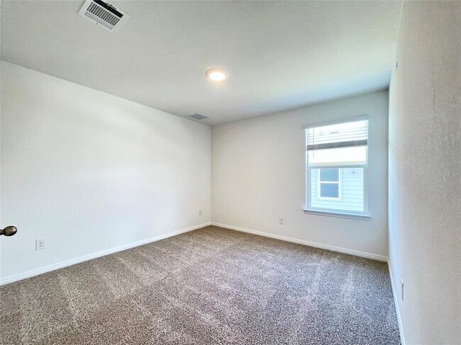 Building Photo - 590 Gladiola Lp