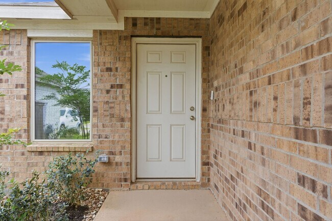 Building Photo - 235 River Grv Ct