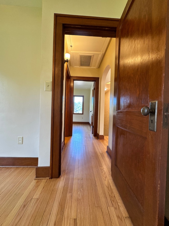 Building Photo - 140 S Elmwood Ave