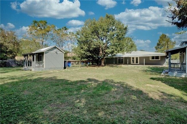 Building Photo - 5608 Oak Blvd