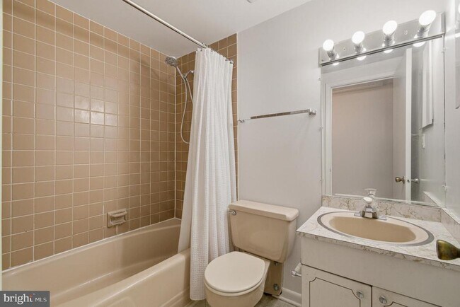 Building Photo - 312 Severn Ave