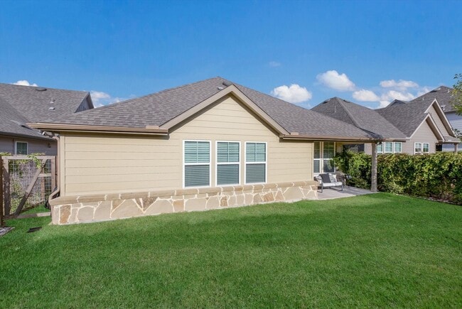 Building Photo - Bright & Airy Home on Curling Post