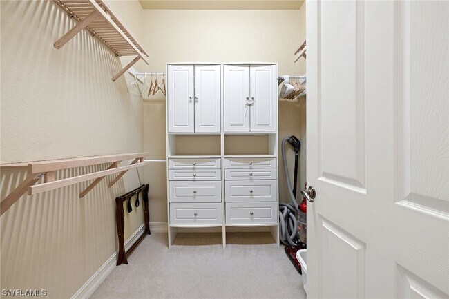 Building Photo - 1641 Villa Ct
