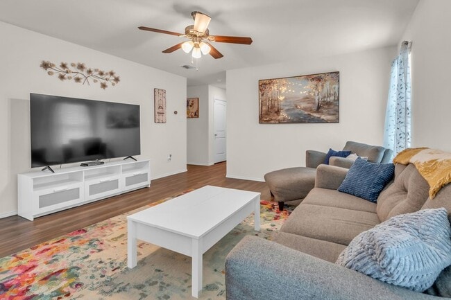 Building Photo - 209 Wishbone Ln