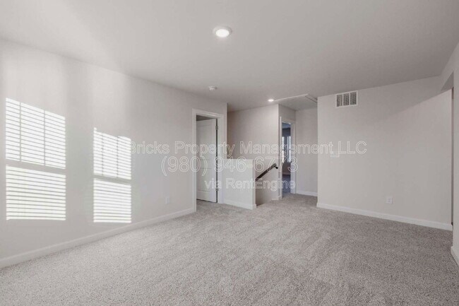 Building Photo - 11910 Silverheel Ln