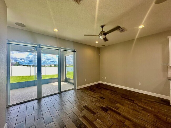 Building Photo - 710 Spring Creek Dr