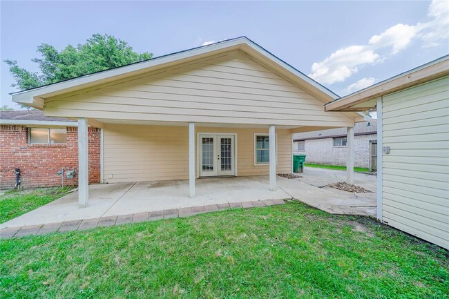 Building Photo - 10915 Sagecrest Ln
