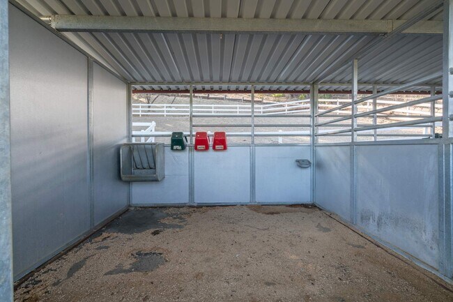 Building Photo - 5734 Fairview Pl