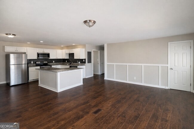 Building Photo - 5205 Heather Ln