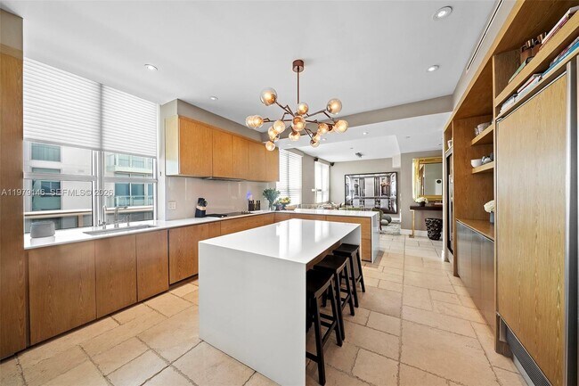 Building Photo - 5801 Collins Ave