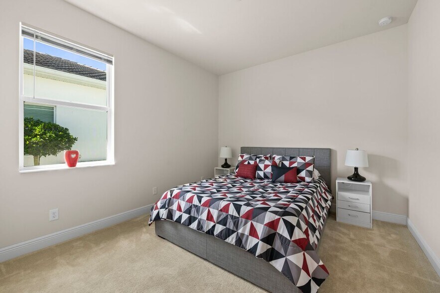Building Photo - 8897 Redonda Dr