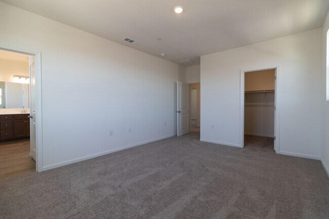 Building Photo - Stunning new home for rent in Manteca!