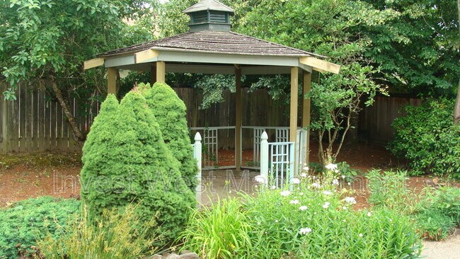 Building Photo - 2515 NE 83rd Wy