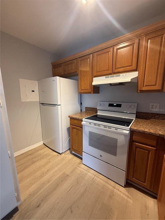 Building Photo - 1223 S Pine Ridge Cir