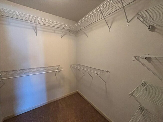 Building Photo - 800 Village Field Ct NW